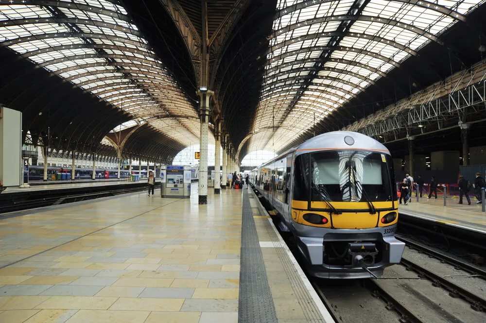 Из аэропорта в город на Heathrow Express