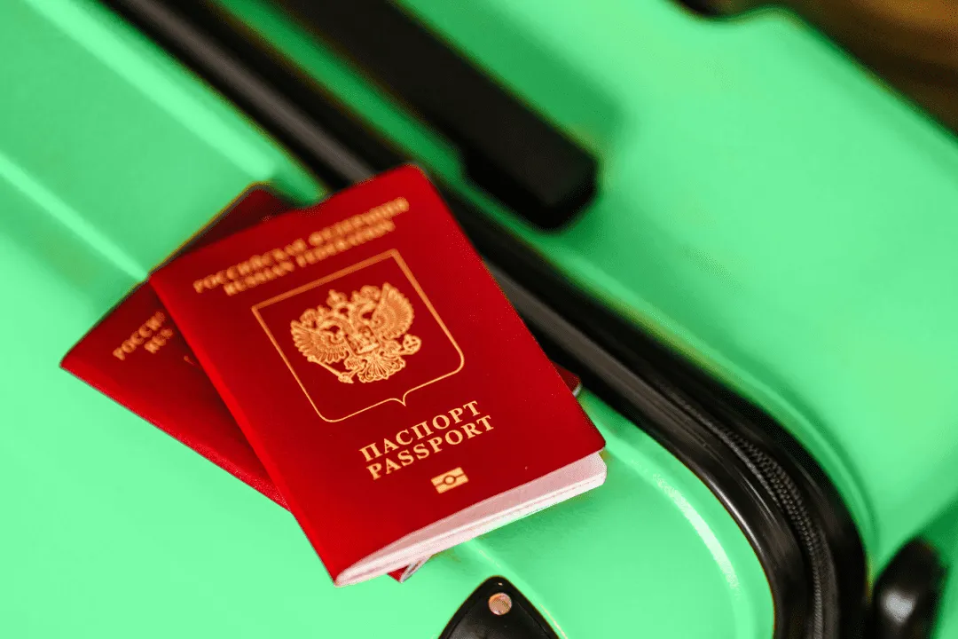 Можно ли летать внутри России по загранпаспорту