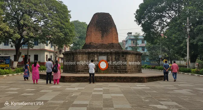 Площадь Освободительной войны Кадамтоли