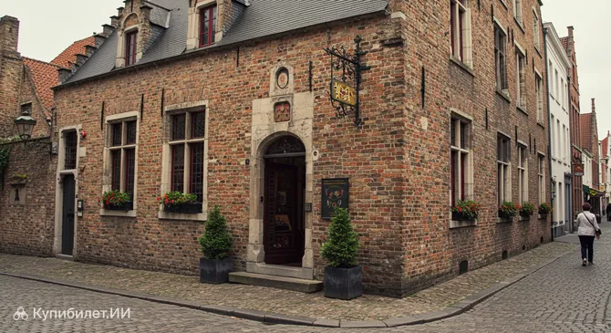 Домик Маю́тте