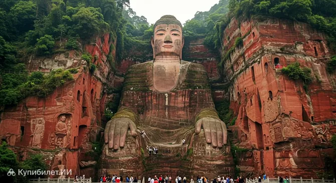 Лэшаньский гигантский Будда
