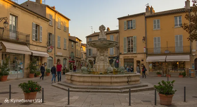 Площадь Четырёх Дельфинов