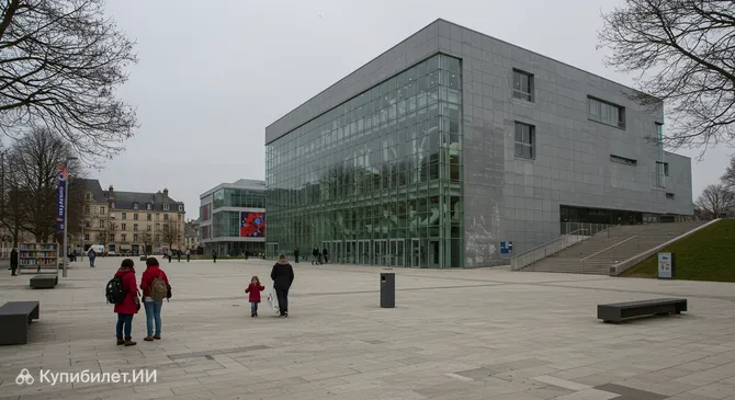 Космический научный центр (Espace des Sciences)