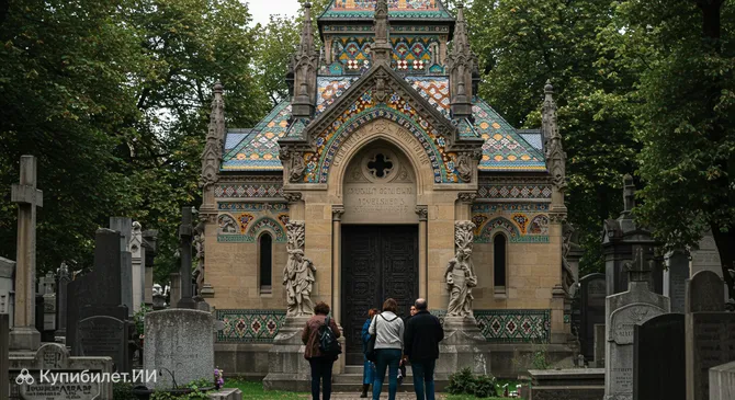 Мавзолей Жолнаи