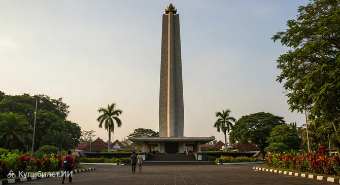 Монумент Борьбы в Бандар-Лампунге
