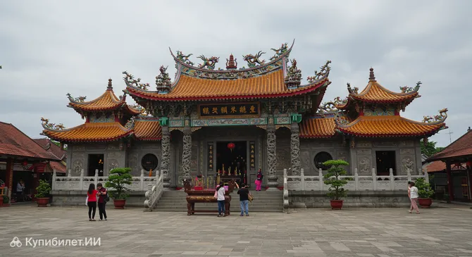 Храм Бан Хин Кионг