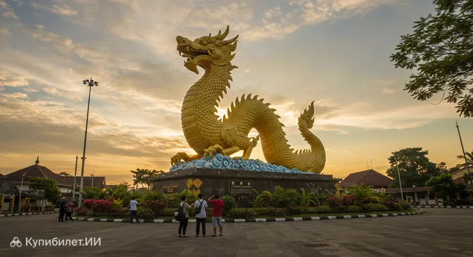 Памятник Золотому Дракону