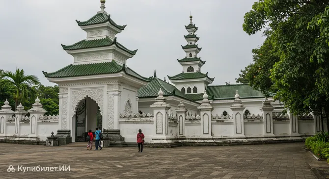 Мавзолей Сунан Гресика