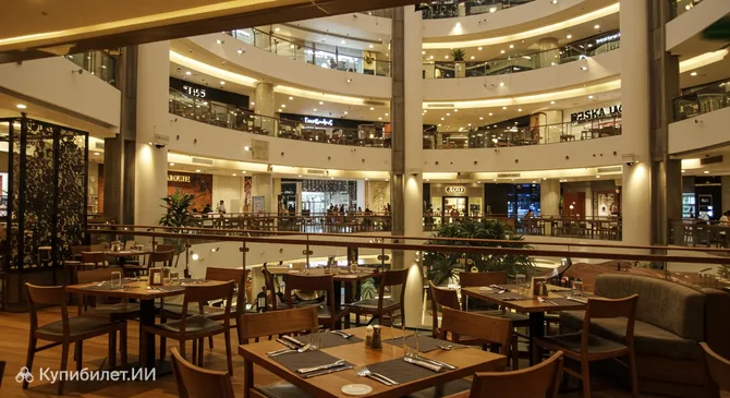 Ресторан в Tunjungan Plaza 5