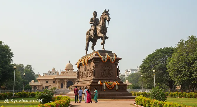 Памятник Пасумпону Мутхурамалинге Девару