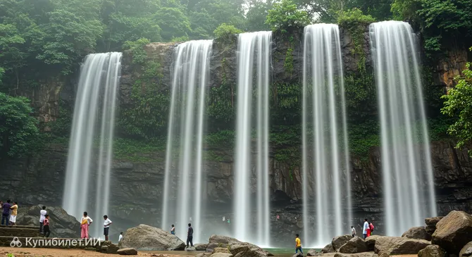 Пять водопадов Кутталам