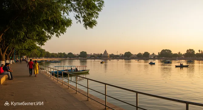 Озеро Хусейн-Сагар