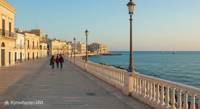 Набережная Аральдо ди Кролланца