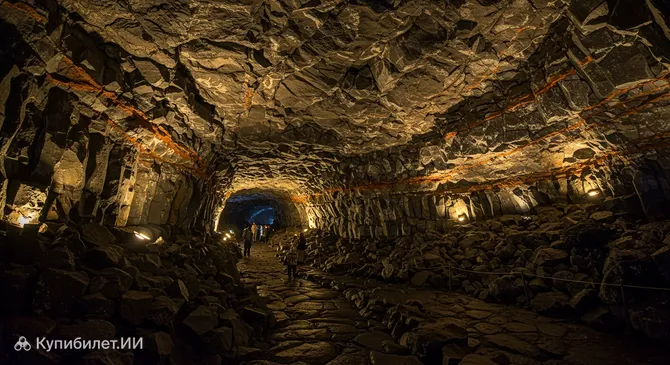 Лавовая труба Манджангуг