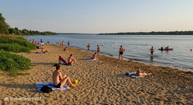 Левобережный пляж