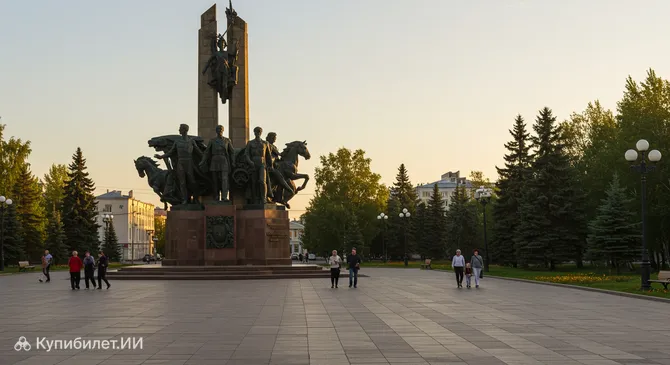 Памятник «Навеки с Россией»