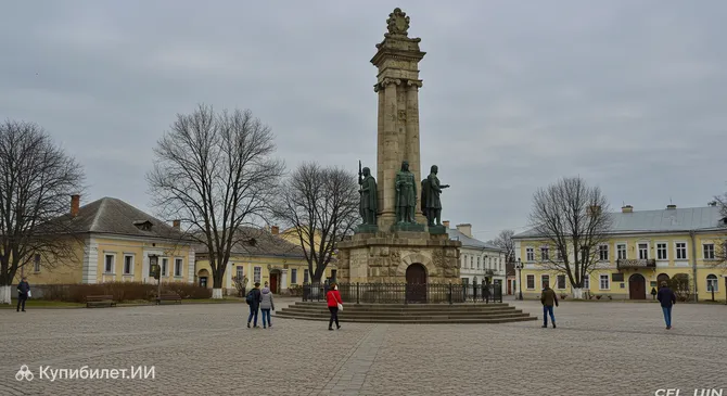 Памятник Русской Тройце