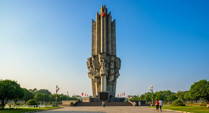 Монумент Победы в Буонма-Туоте